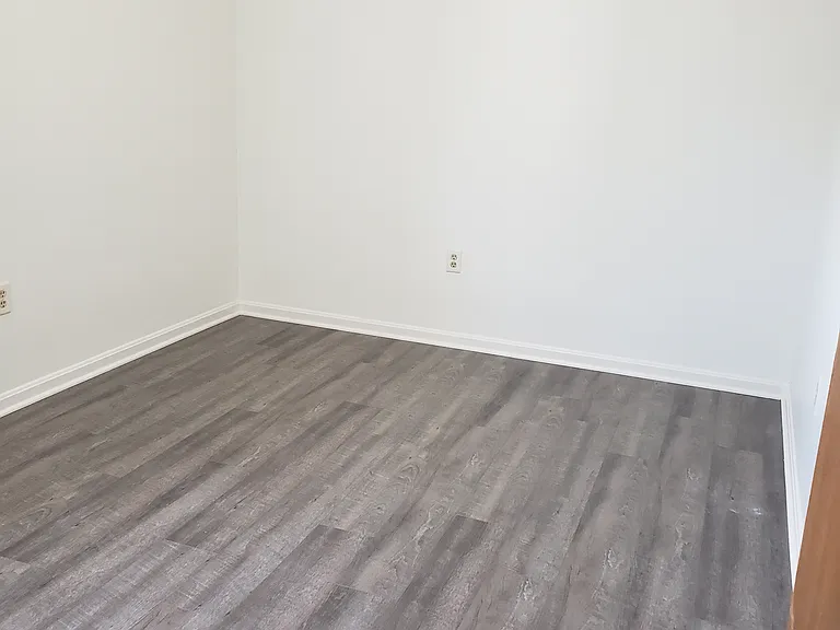 1319 3rd St #8 — Photo 6