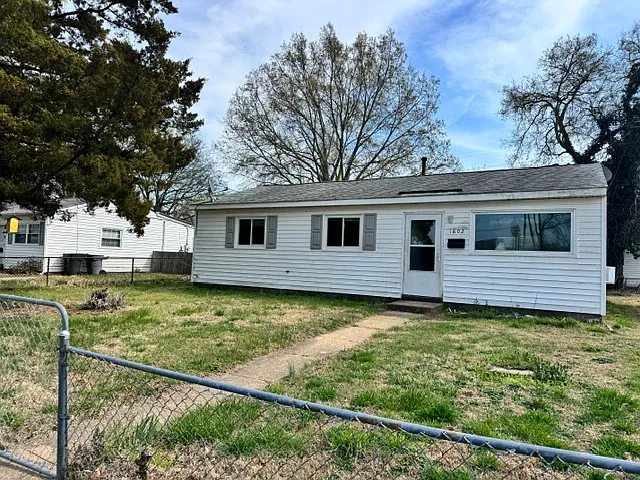 1802 Moger Dr — Photo 1