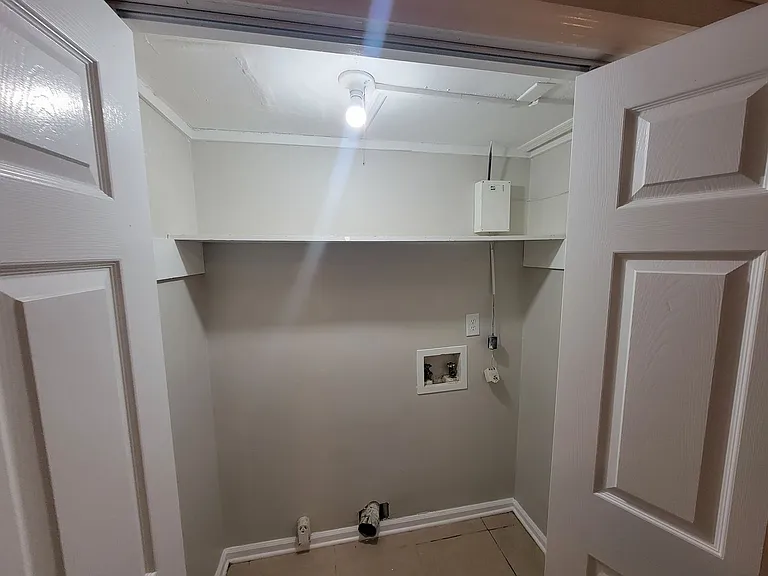 151 Chalet North Ct — Photo 8