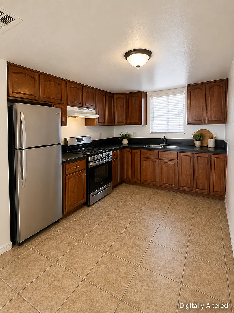006- 542 D ST — Photo 3