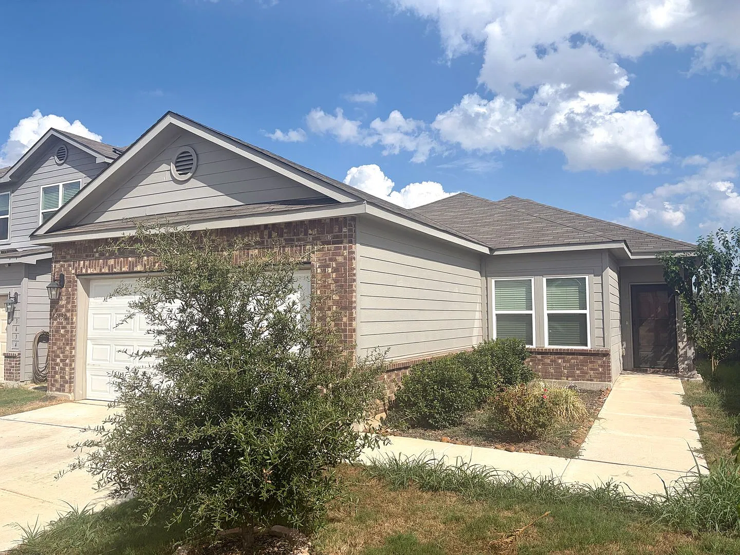 3BD 2BA in Converse — Photo 2
