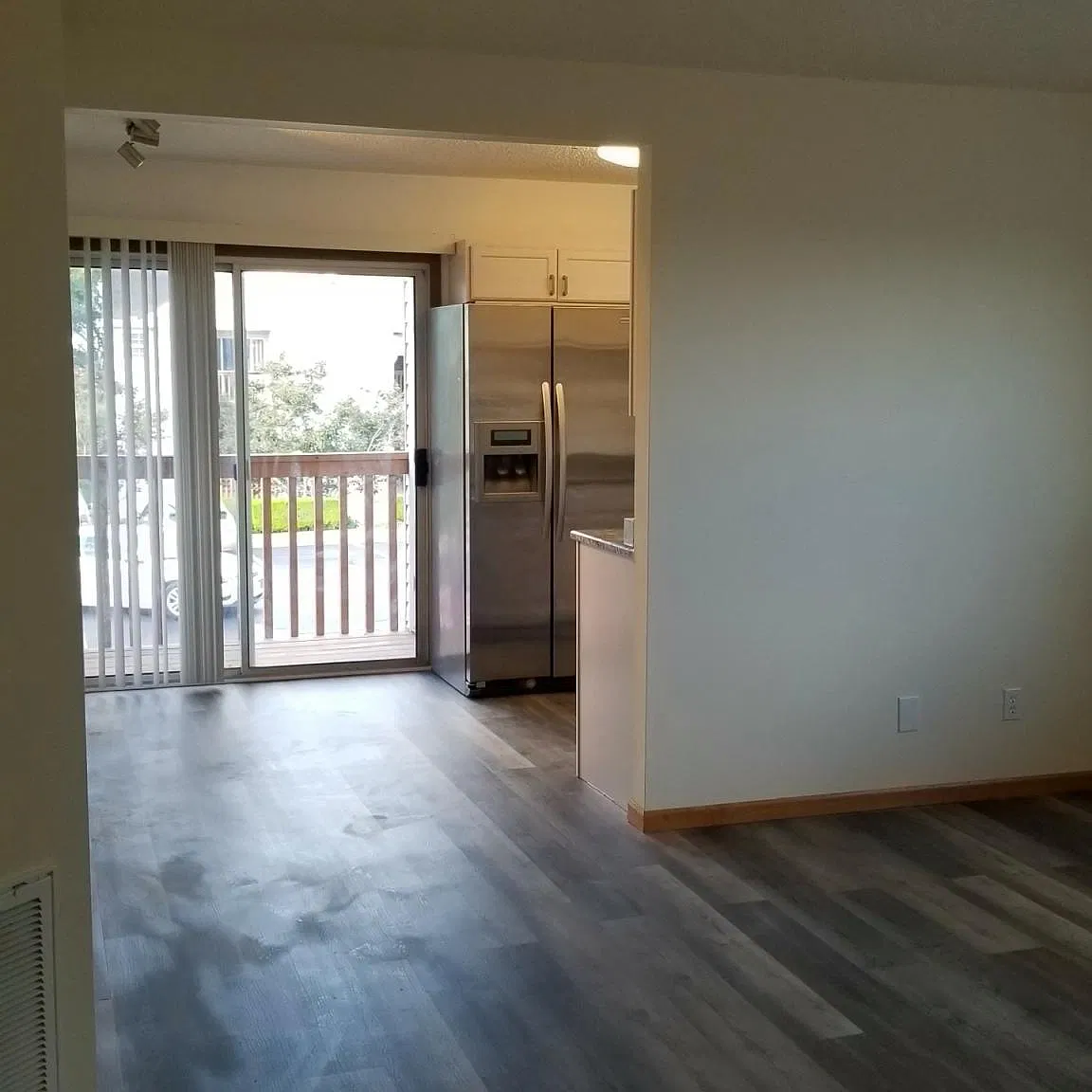 2 bed, 1025 sqft, $1,350 — Photo 4