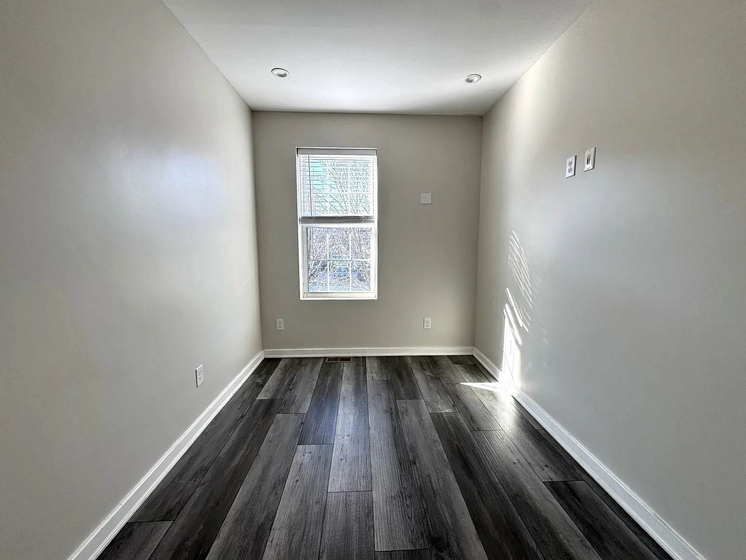 1 bed, 1.0 bath, 700 sqft, $2,400 — Photo 4