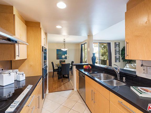 5th image of 725 S Barrington Ave APT 205