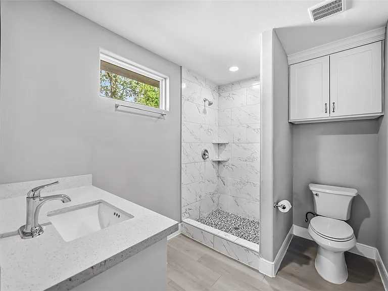 8129 Linda Vista Rd — Photo 16