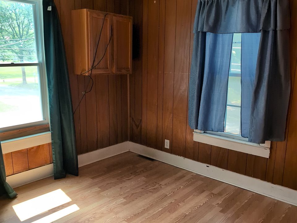1st image of 101 River St