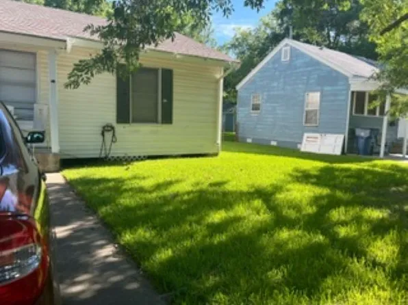 818 11th Ave N, Texas City, TX 77590