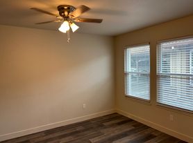 2221 Peppermint Dr, Modesto, CA