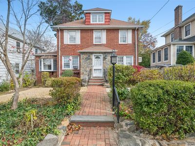 4607 Concord Avenue, Great Neck, NY, 11020