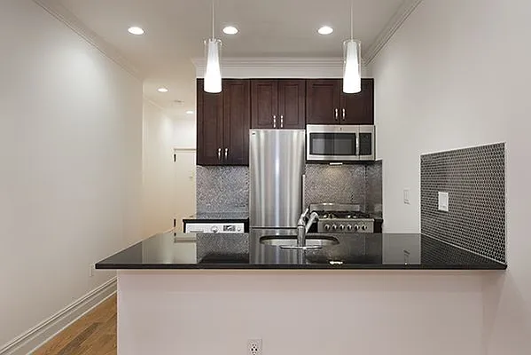 Rented by Bold New York | media 27