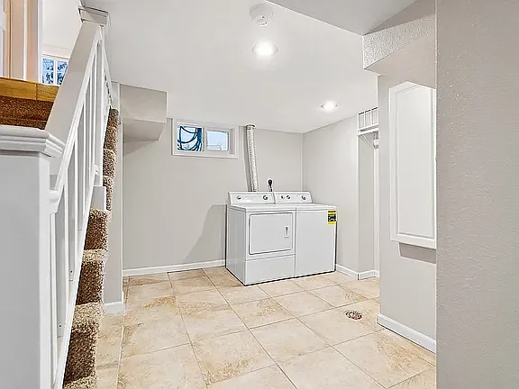 712 E 39th Ave — Photo 15
