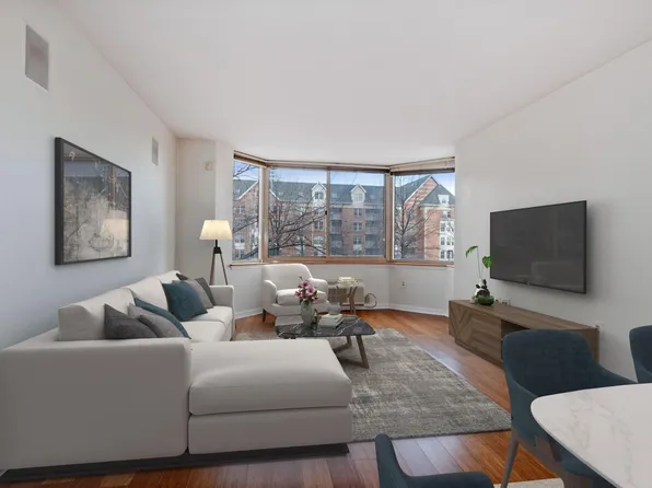 65 2nd St #210, Jersey City, NJ 07302