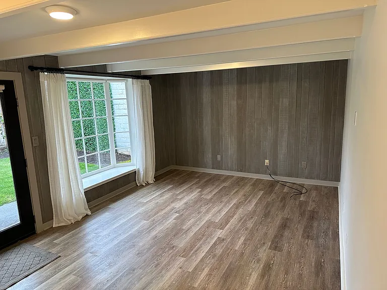 2484 Alder St — Photo 4