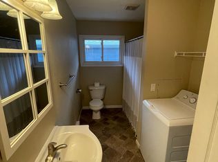 424 2nd Ave NW #1, Minot, ND 58703