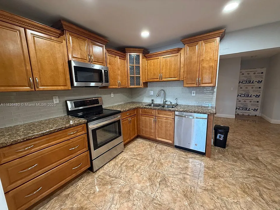 4281 NW 35th Ter