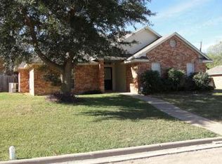 1097 Dane Dr, Hewitt, TX 76643