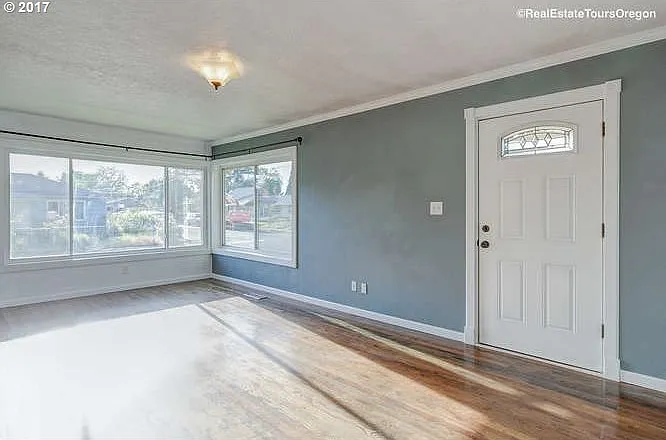 Adorable Cottage in SE Portland — Photo 3