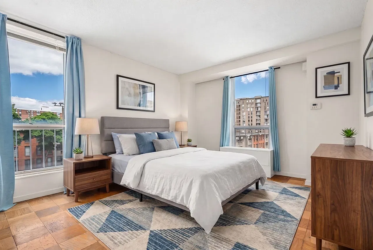 2 bed, 1090 sqft, $3,600 — Photo 2