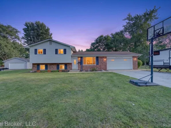36400 Madison St, Richmond, MI 48062