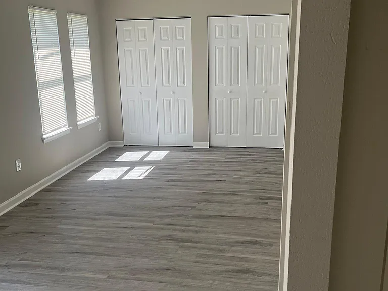 513 Hickory Hill Dr — Photo 2