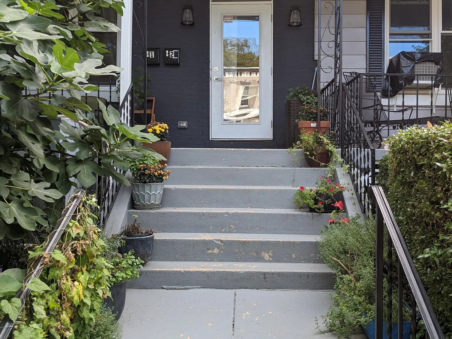 143 Quincy Place NE — Photo 2