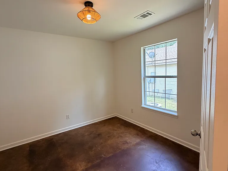 1021 Spangle St — Photo 7