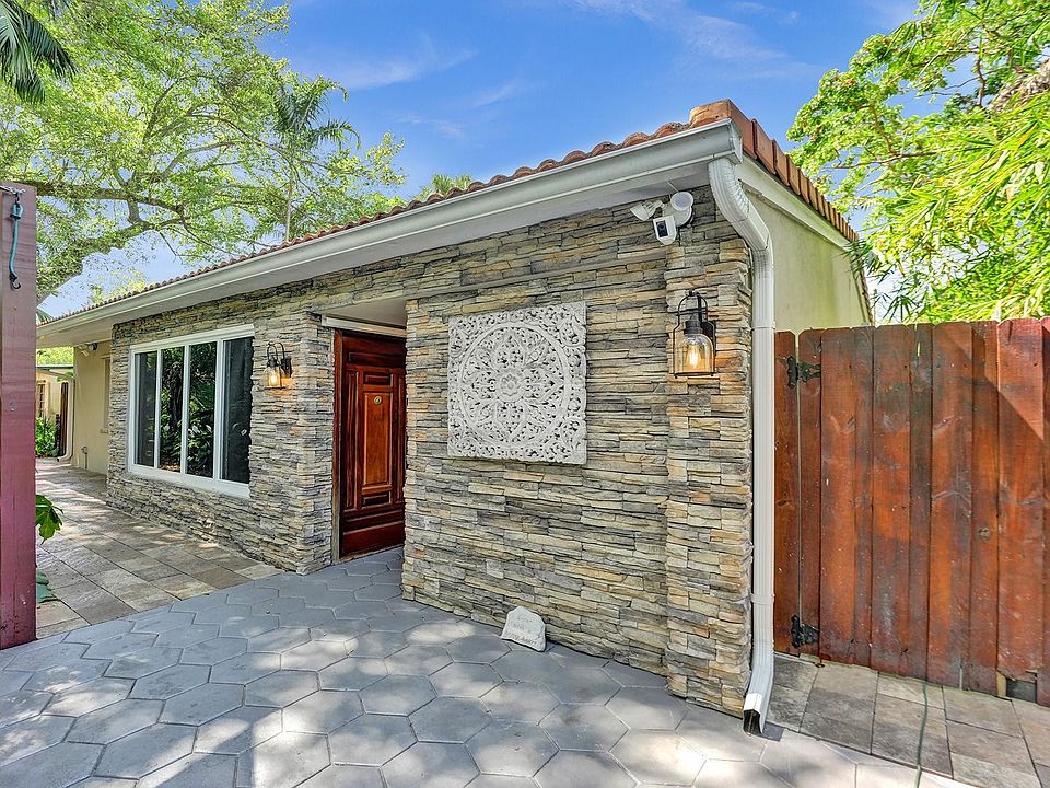 1st image of 1317 SW 18th Avenue