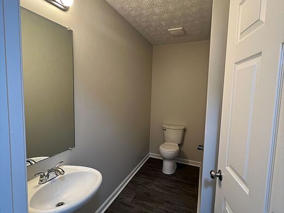 5th image of 50 Salem Chase Way #111