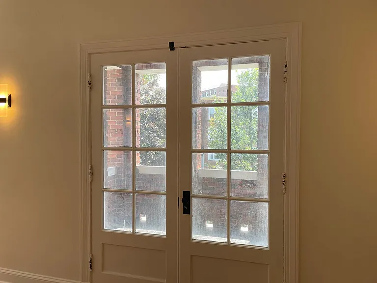 Guilford Apartments — Photo 37