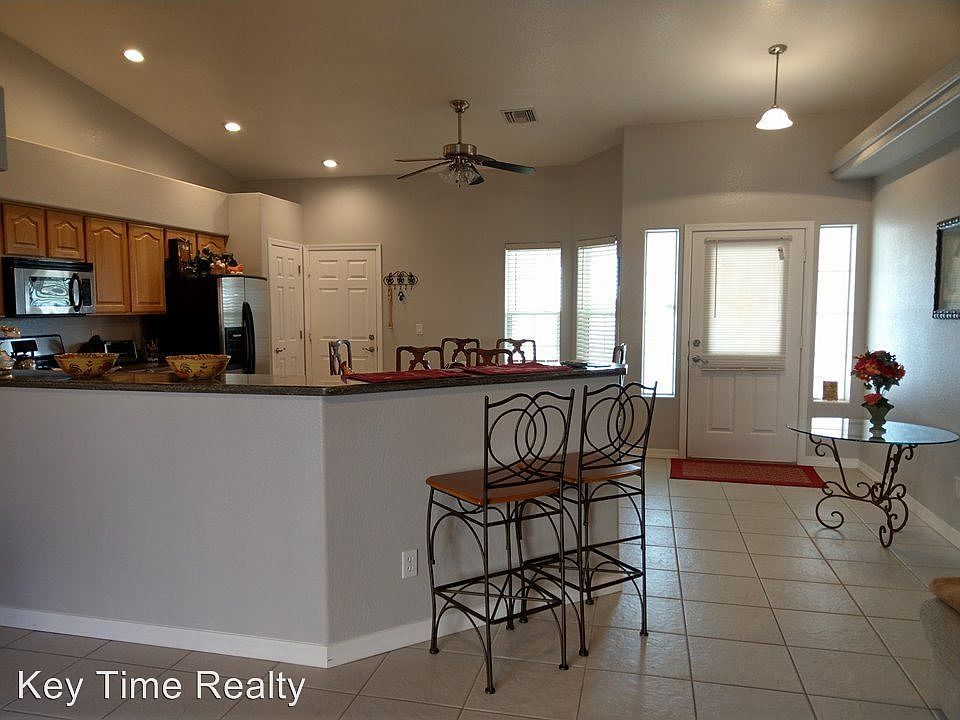 1st image of 641 Primrose Ln