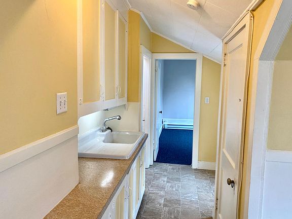 3rd image of 6 W Weir St #2R