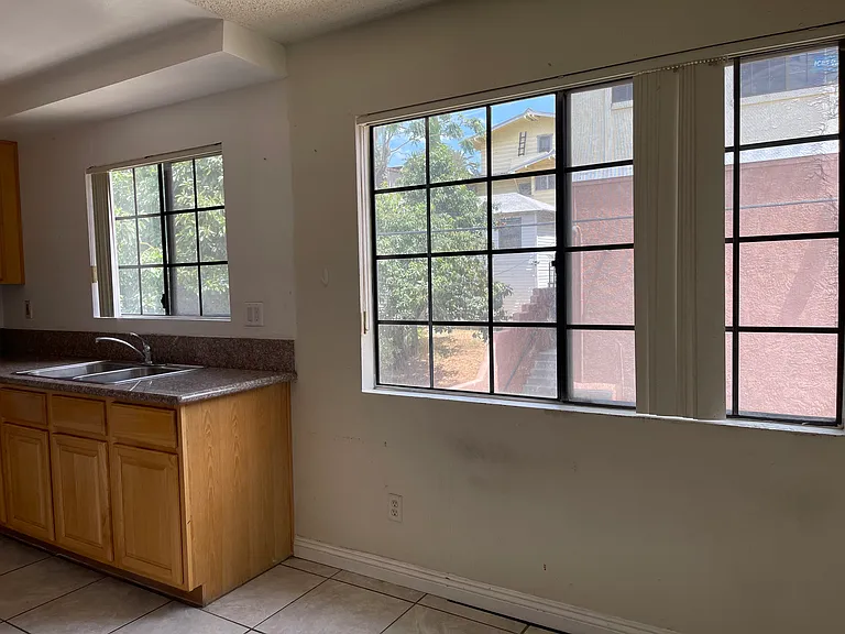 1285 Vin Scully Ave #1 — Photo 4