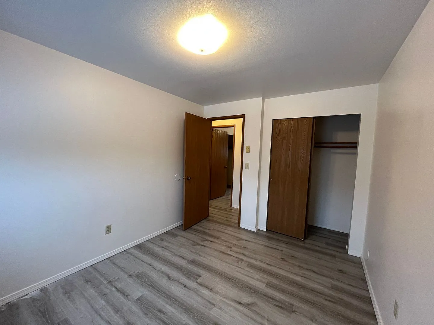 Duplex off of 48th Ave! — Photo 2