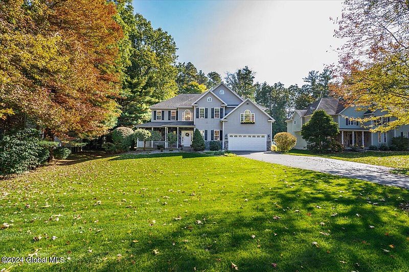 2nd image of 10 Harvest Lane