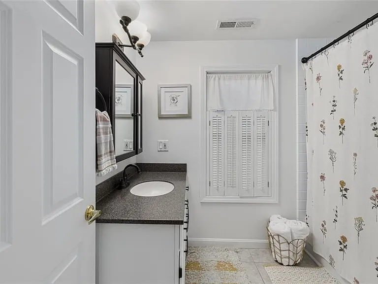 208 Marlborough St #4 — Photo 30