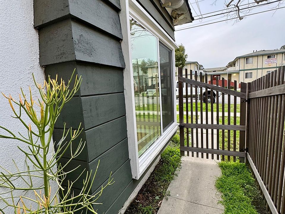 Welcoming Northwest neighborhood in one of the best pockets of Inglewood.