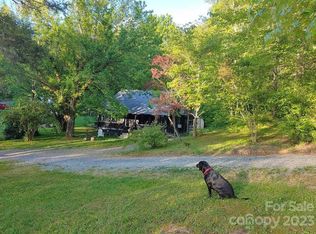 30 Homestead Rd, Whittier, NC 28789