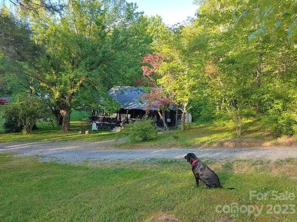 30 Homestead Rd, Whittier, NC 28789