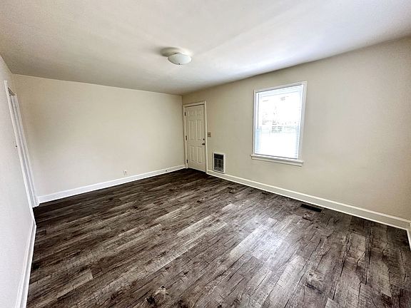 5th image of 1227 Daniel St