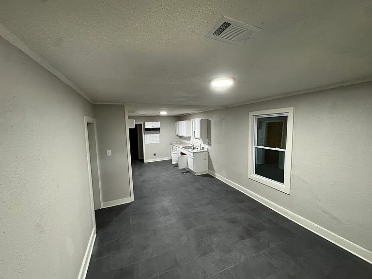 2379 Saratoga Ave — Photo 8