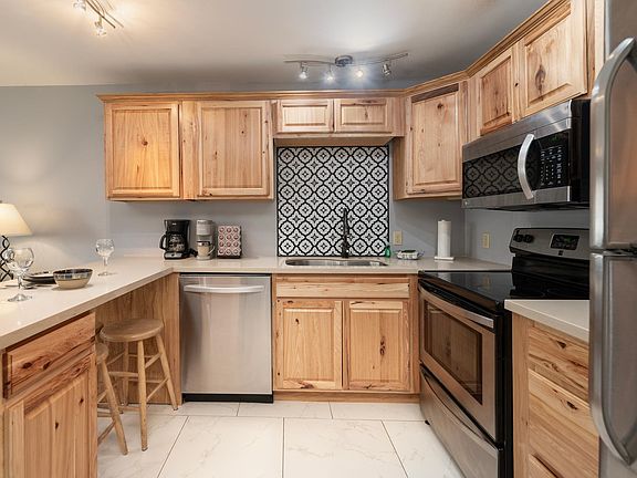 3rd image of 432 High Country Dr