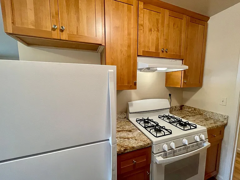 21000 Baker Rd #20 — Photo 2