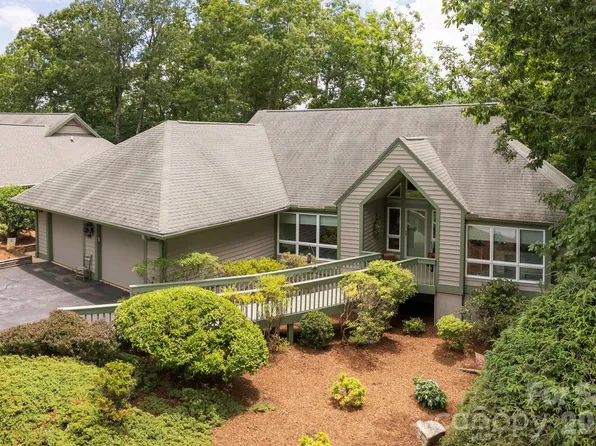 129 Forest View Dr, Flat Rock, NC 28731