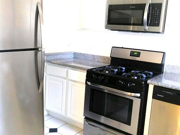 4th image of 818 Tularosa Dr APT 8