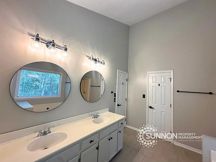 9300 Harris Glen Dr — Photo 24