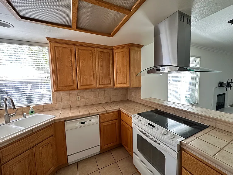 125 Hobson St #1A — Photo 6