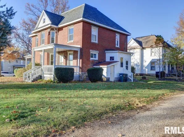 802 W 4th St, Sterling, IL 61081
