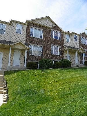 1st image of 635 Willow St Unit 635
