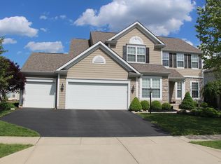 6868 Bishops Crossing Cir, Dublin, OH 43016