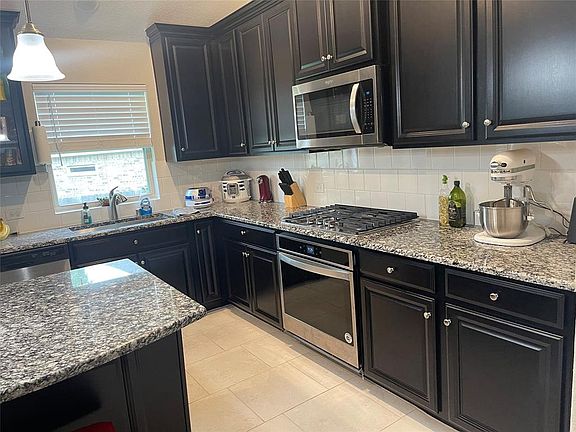 4th image of 107 Brighton Woods Ct